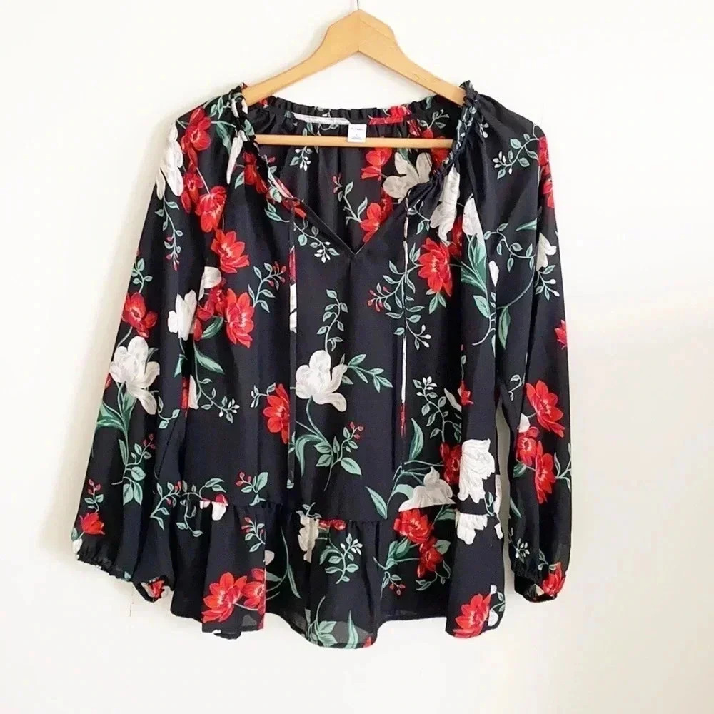 Old Navy Black, red, and green floral print ruffled bottom boho peasant top sz L